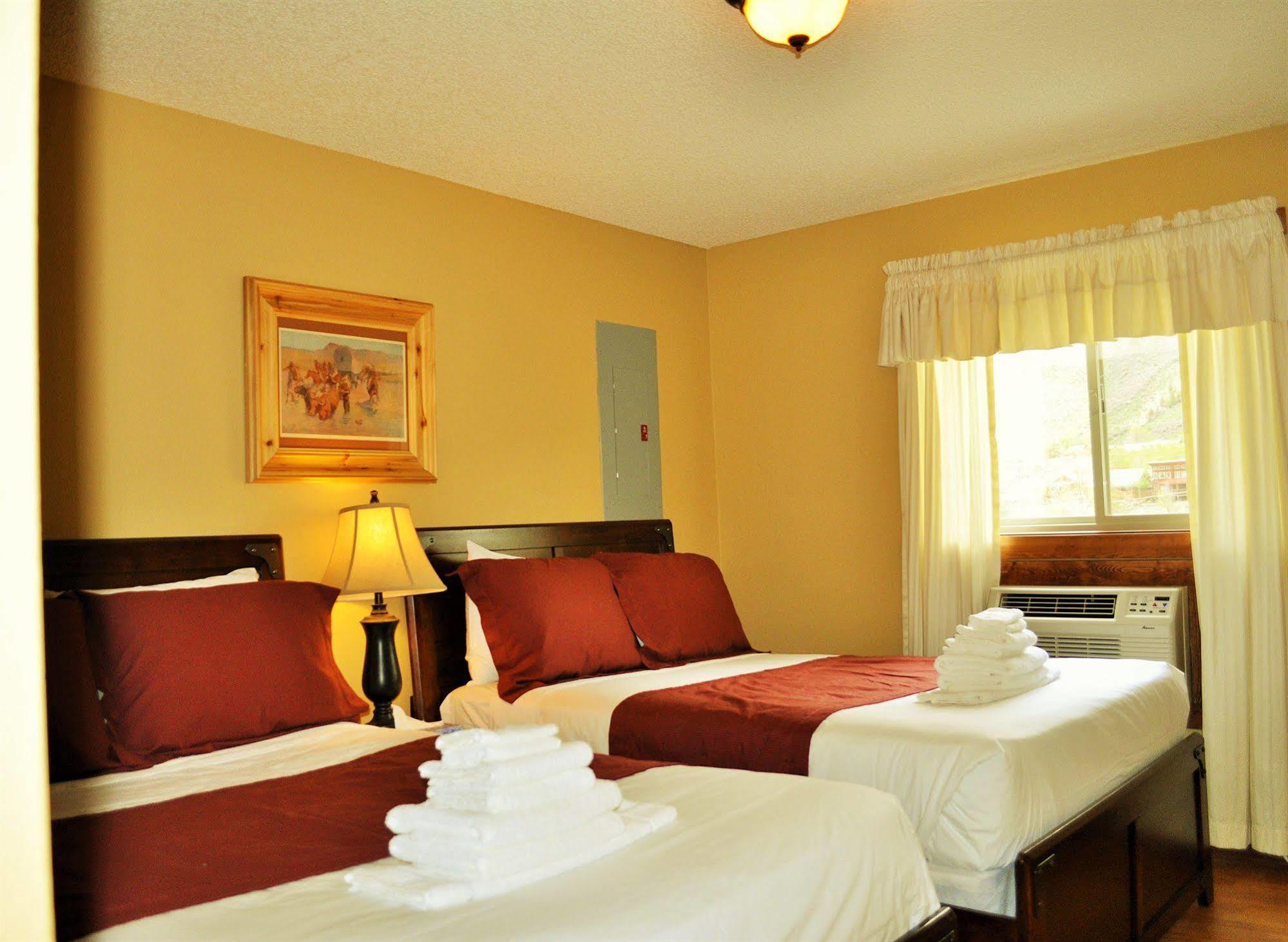 Yellowstone Condos & Suites Gardiner Ngoại thất bức ảnh